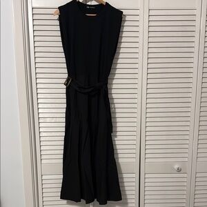 Elegant Black Sleeveless Dress